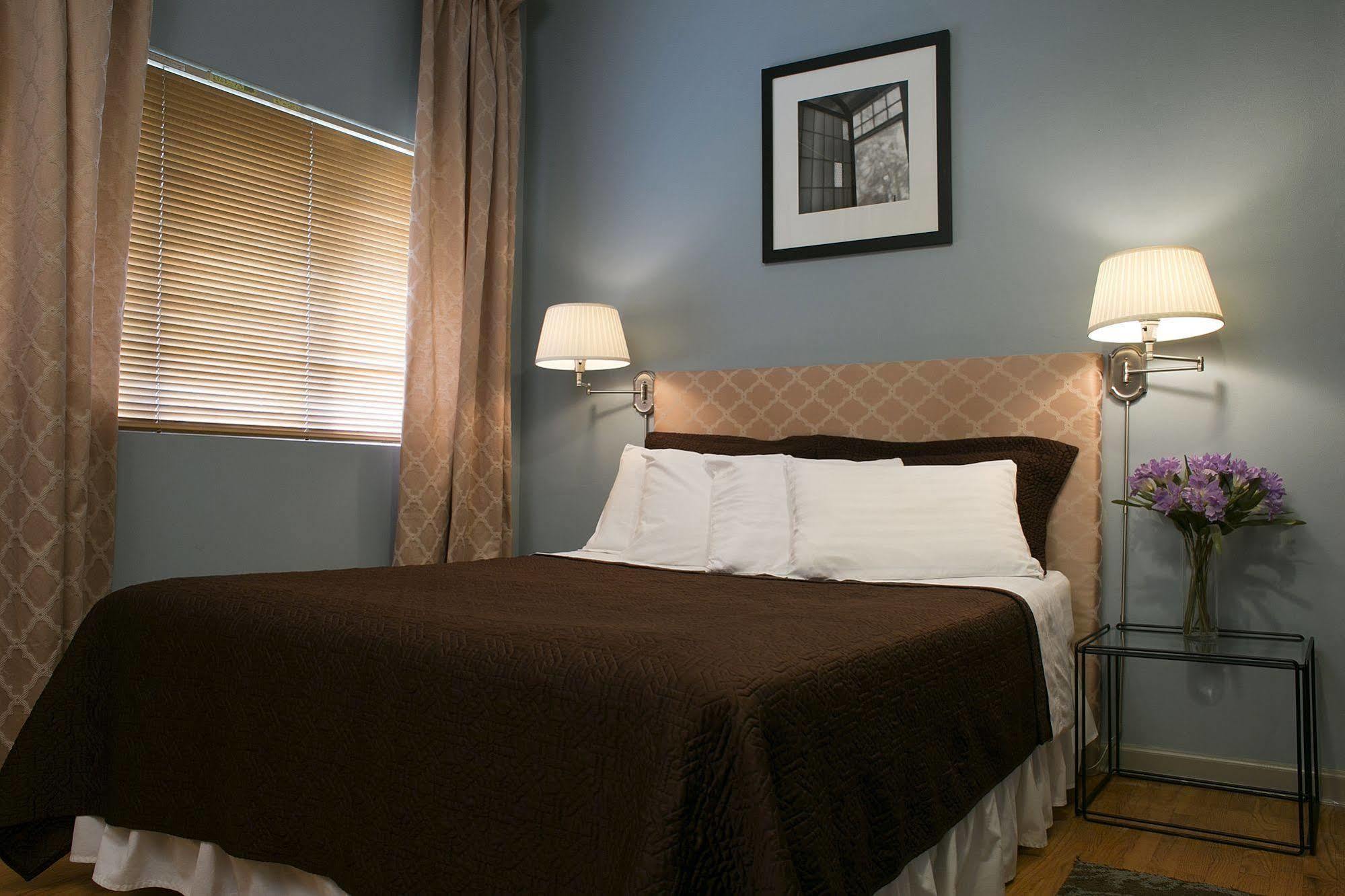 Wicker Park Bed & Breakfast Chicago